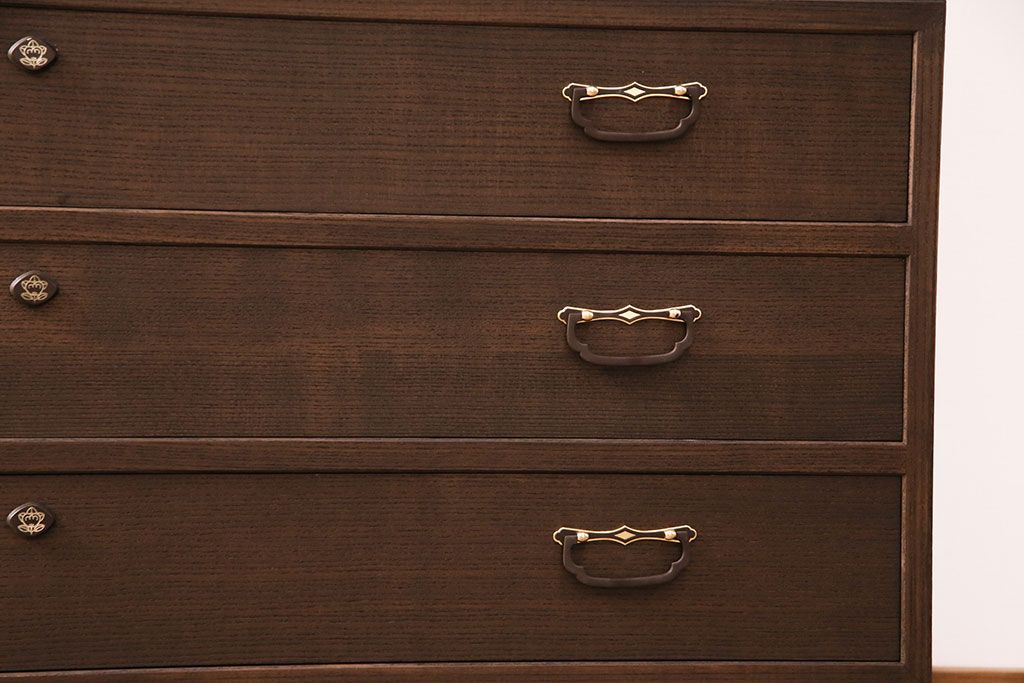 国産の桐箪笥をリペア&カスタム!高品質リペアを施し、当店商品を参考に着色し仕上げ。(衣装箪笥、和タンス、着物箪笥、桐たんす)