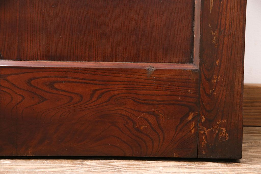 明治期の格子蔵戸をリペア&カスタム!格子裏にクリアガラスをはめ込み、引き手を取り付け。下框の振れ止め加工。当店商品を参考に着色し仕上げ。(引き戸、建具)