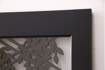 透かし彫りのガラス入り板戸2枚をリペア&カスタム!高品質リペアを施し、設置場所に合わせてリサイズ。(ガラス戸、引き戸、建具)