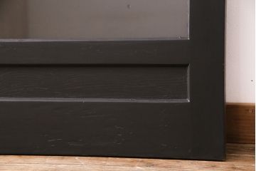 透かし彫りのガラス入り板戸2枚をリペア&カスタム!高品質リペアを施し、設置場所に合わせてリサイズ。(ガラス戸、引き戸、建具)