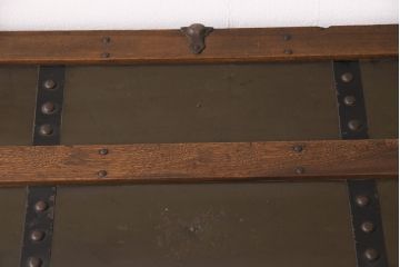 トランクダイニングテーブルをリペア&カスタム!強化ガラス天板、キャスターを取り付け。底板の補強。トランク内部はベニヤ板で内貼り加工。(リビングテーブル、センターテーブル)