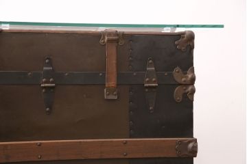 トランクダイニングテーブルをリペア&カスタム!強化ガラス天板、キャスターを取り付け。底板の補強。トランク内部はベニヤ板で内貼り加工。(リビングテーブル、センターテーブル)