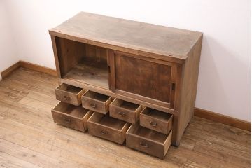 明治大正期の箪笥サイドボードの見た目を変えずに綺麗にリペア!高品質リペアを施し、欠損した金具を取り付け。(収納棚、戸棚、時代箪笥)