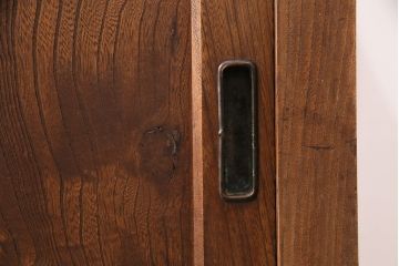 明治大正期の箪笥サイドボードの見た目を変えずに綺麗にリペア!高品質リペアを施し、欠損した金具を取り付け。(収納棚、戸棚、時代箪笥)