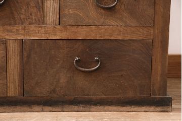 明治大正期の箪笥サイドボードの見た目を変えずに綺麗にリペア!高品質リペアを施し、欠損した金具を取り付け。(収納棚、戸棚、時代箪笥)