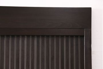 大正期の格子戸2枚をリペア&カスタム!設置場所に合わせてリサイズ。引手を取り付け。濃い茶色で着色し仕上げ。(引き戸、建具)