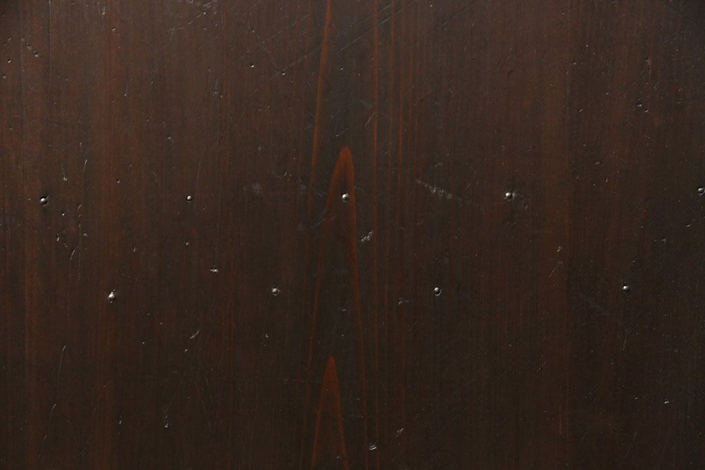 大正期の格子戸2枚をリペア&カスタム!設置場所に合わせてリサイズ。引手を取り付け。濃い茶色で着色し仕上げ。(引き戸、建具)