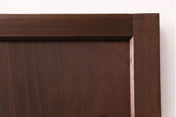 格子帯戸4枚をリペア&カスタム!それぞれの設置場所に合わせてリサイズ。引き手、戸車を取り付け。格子部にスリガラスを入れ込み。ライトブランで着色し仕上げ。(引き戸、建具)