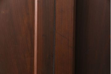 格子帯戸4枚をリペア&カスタム!それぞれの設置場所に合わせてリサイズ。引き手、戸車を取り付け。格子部にスリガラスを入れ込み。ライトブランで着色し仕上げ。(引き戸、建具)