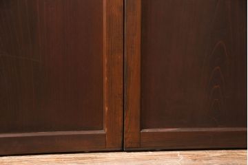 格子帯戸4枚をリペア&カスタム!それぞれの設置場所に合わせてリサイズ。引き手、戸車を取り付け。格子部にスリガラスを入れ込み。ライトブランで着色し仕上げ。(引き戸、建具)