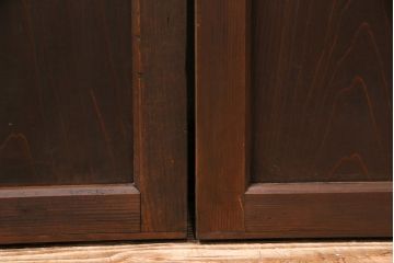 格子帯戸4枚をリペア&カスタム!それぞれの設置場所に合わせてリサイズ。引き手、戸車を取り付け。格子部にスリガラスを入れ込み。ライトブランで着色し仕上げ。(引き戸、建具)