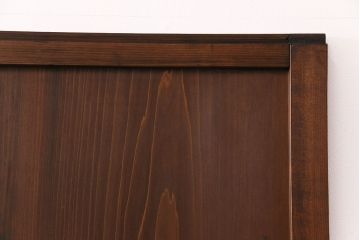 格子帯戸4枚をリペア&カスタム!それぞれの設置場所に合わせてリサイズ。引き手、戸車を取り付け。格子部にスリガラスを入れ込み。ライトブランで着色し仕上げ。(引き戸、建具)