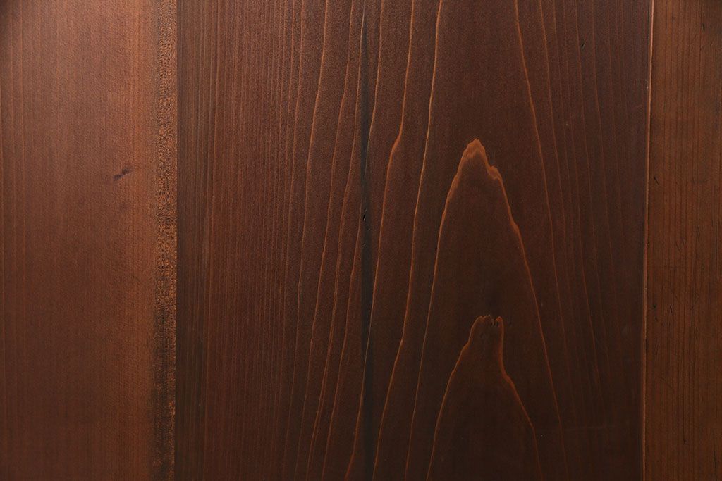 格子帯戸4枚をリペア&カスタム!それぞれの設置場所に合わせてリサイズ。引き手、戸車を取り付け。格子部にスリガラスを入れ込み。ライトブランで着色し仕上げ。(引き戸、建具)