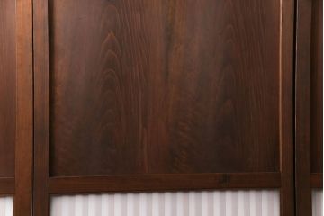 格子帯戸4枚をリペア&カスタム!それぞれの設置場所に合わせてリサイズ。引き手、戸車を取り付け。格子部にスリガラスを入れ込み。ライトブランで着色し仕上げ。(引き戸、建具)