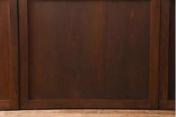 格子帯戸4枚をリペア&カスタム!それぞれの設置場所に合わせてリサイズ。引き手、戸車を取り付け。格子部にスリガラスを入れ込み。ライトブランで着色し仕上げ。(引き戸、建具)