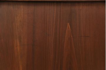 格子帯戸4枚をリペア&カスタム!それぞれの設置場所に合わせてリサイズ。引き手、戸車を取り付け。格子部にスリガラスを入れ込み。ライトブランで着色し仕上げ。(引き戸、建具)