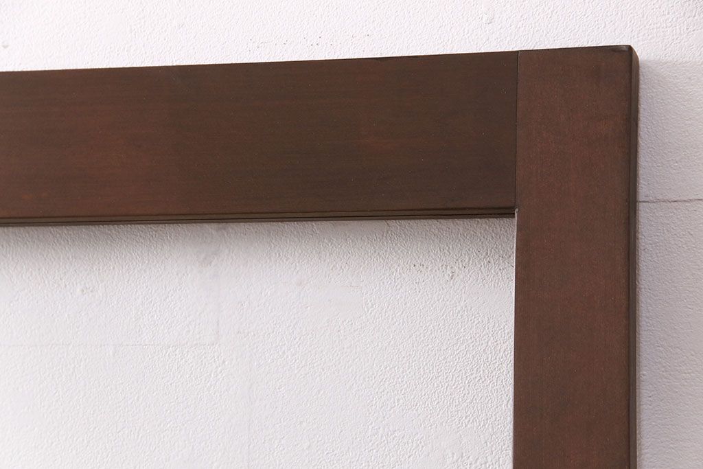 ガラス戸2枚をリペア&カスタム!設置場所に合わせてリサイズ。引き手の交換。戸車は取り外し、濃い茶色で着色し仕上げ。(引き戸、建具)