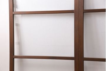 ガラス戸2枚をリペア&カスタム!設置場所に合わせてリサイズ。引き手の交換。戸車は取り外し、濃い茶色で着色し仕上げ。(引き戸、建具)