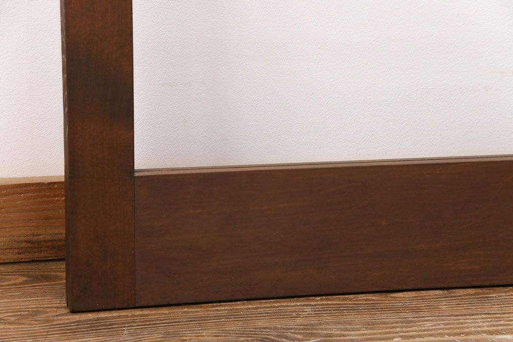 ガラス戸2枚をリペア&カスタム!設置場所に合わせてリサイズ。引き手の交換。戸車は取り外し、濃い茶色で着色し仕上げ。(引き戸、建具)