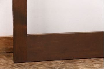 ガラス戸2枚をリペア&カスタム!設置場所に合わせてリサイズ。引き手の交換。戸車は取り外し、濃い茶色で着色し仕上げ。(引き戸、建具)