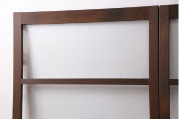 ガラス戸2枚をリペア&カスタム!設置場所に合わせてリサイズ。引き手の交換。戸車は取り外し、濃い茶色で着色し仕上げ。(引き戸、建具)