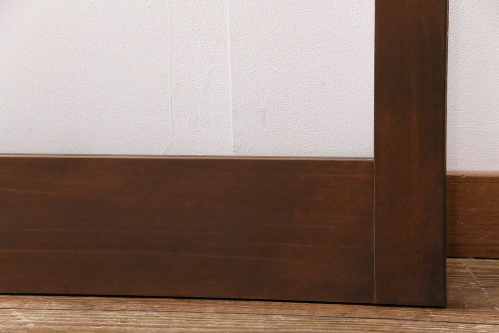 ガラス戸2枚をリペア&カスタム!設置場所に合わせてリサイズ。引き手の交換。戸車は取り外し、濃い茶色で着色し仕上げ。(引き戸、建具)