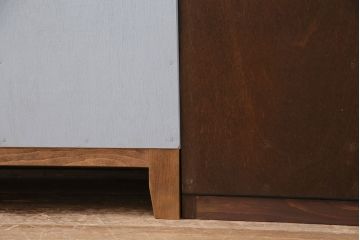 マス目棚3点をリペア&カスタム!。、3点の高さを揃えるため、左右のマス目棚は脚をカット、中央のマス目棚は土台を新たに製作。(収納棚、下駄箱、戸棚)