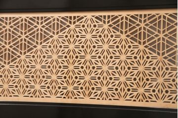 組子欄間をリペア&カスタム!表面にはクリアガラス、裏面にはすりガラスを組み入れ。(明り取り、明かり取り)