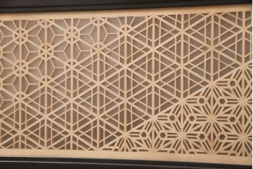 組子欄間をリペア&カスタム!表面にはクリアガラス、裏面にはすりガラスを組み入れ。(明り取り、明かり取り)