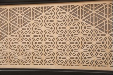 組子欄間をリペア&カスタム!表面にはクリアガラス、裏面にはすりガラスを組み入れ。(明り取り、明かり取り)