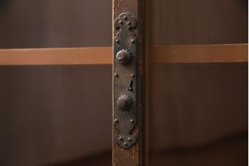 明治大正期の戸棚の見た目を変えずに綺麗にリペア!天板の補強。(収納棚、サイドボード、キャビネット)