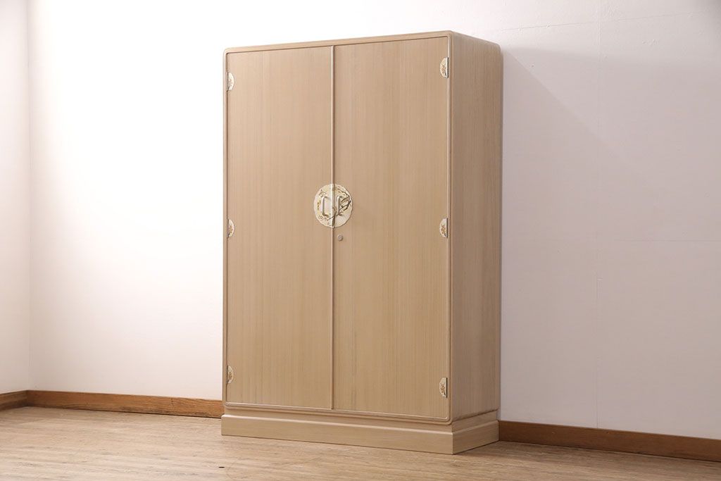 加茂総桐箪笥の見た目を変えずに綺麗にリペア!高品質リペアを施し、木地色仕上げ。(総桐たんす、衣装箪笥、着物箪笥、和タンス)