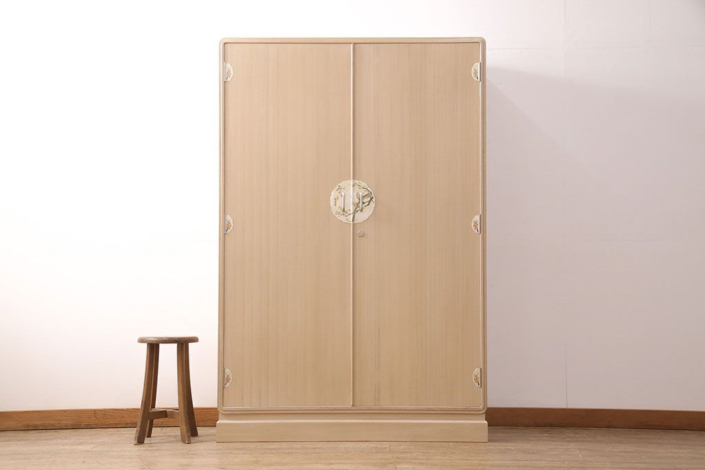 加茂総桐箪笥の見た目を変えずに綺麗にリペア!高品質リペアを施し、木地色仕上げ。(総桐たんす、衣装箪笥、着物箪笥、和タンス)