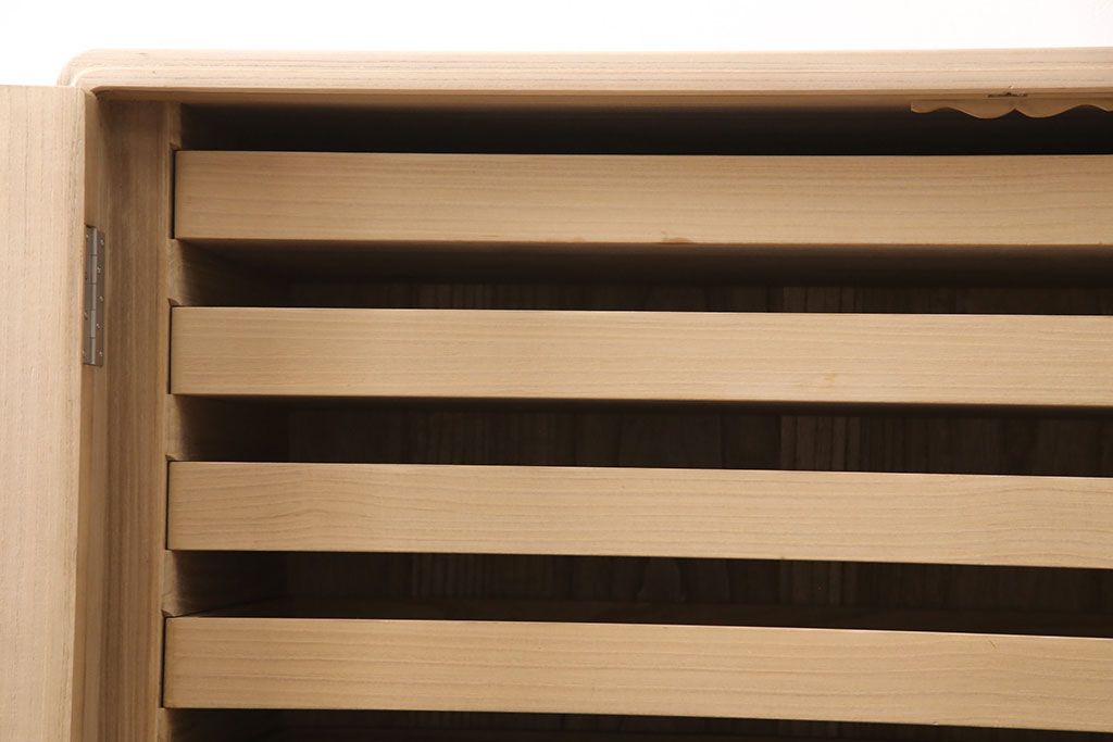 加茂総桐箪笥の見た目を変えずに綺麗にリペア!高品質リペアを施し、木地色仕上げ。(総桐たんす、衣装箪笥、着物箪笥、和タンス)