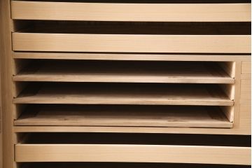 加茂総桐箪笥の見た目を変えずに綺麗にリペア!高品質リペアを施し、木地色仕上げ。(総桐たんす、衣装箪笥、着物箪笥、和タンス)