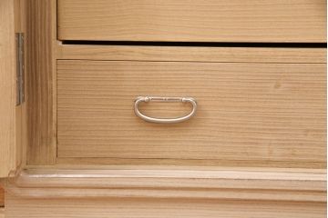 加茂総桐箪笥の見た目を変えずに綺麗にリペア!高品質リペアを施し、木地色仕上げ。(総桐たんす、衣装箪笥、着物箪笥、和タンス)