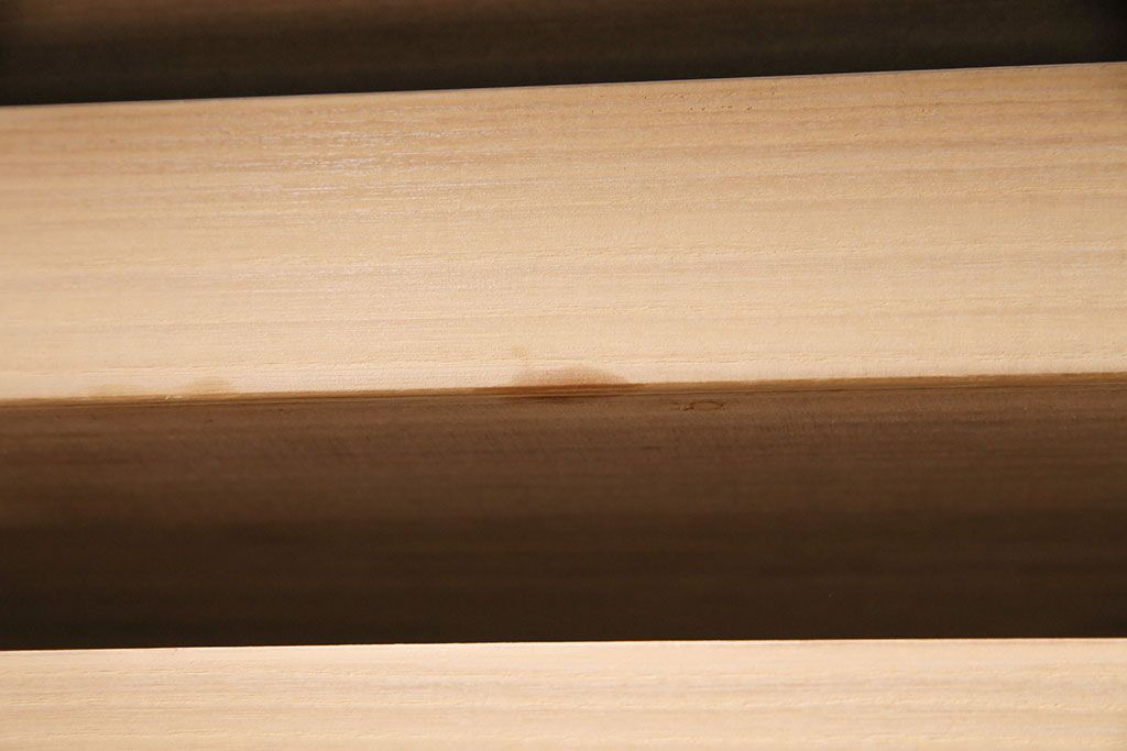 加茂総桐箪笥の見た目を変えずに綺麗にリペア!高品質リペアを施し、木地色仕上げ。(総桐たんす、衣装箪笥、着物箪笥、和タンス)