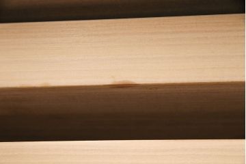 加茂総桐箪笥の見た目を変えずに綺麗にリペア!高品質リペアを施し、木地色仕上げ。(総桐たんす、衣装箪笥、着物箪笥、和タンス)