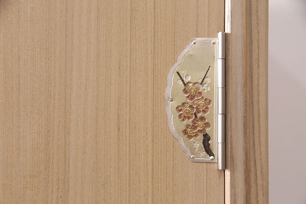 加茂総桐箪笥の見た目を変えずに綺麗にリペア!高品質リペアを施し、木地色仕上げ。(総桐たんす、衣装箪笥、着物箪笥、和タンス)