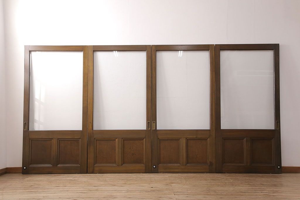 ガラス戸4枚をリペア&カスタム!クリアガラスに入れ替え。戸車、サムターン錠を取り付け。外部用塗装で仕上げ。(引き戸、建具)