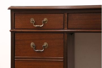 ドレクセルヘリテイジの両袖デスクをリペア&カスタム!天板後方に小物落下防止のため立ち上がりを設置。(机、ワークデスク)