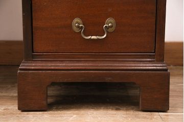 ドレクセルヘリテイジの両袖デスクをリペア&カスタム!天板後方に小物落下防止のため立ち上がりを設置。(机、ワークデスク)
