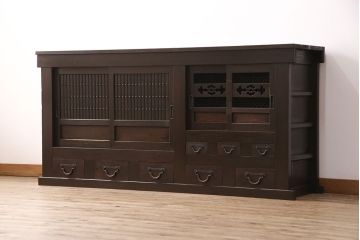 明治大正期の水屋箪笥をリペア&カスタム!天板を取り付け。右上の棚板は撤去。現状に近しい色味に着色し仕上げ。(食器棚、収納棚)
