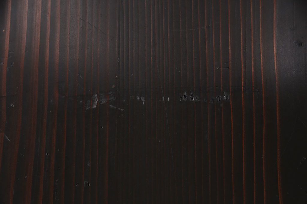 明治期の帯戸をリペア&カスタム!設置場所に合わせてリサイズし、吊り戸仕様に加工。濃い茶色で着色し仕上げ。(引き戸、建具)