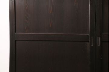 明治期の帯戸をリペア&カスタム!設置場所に合わせてリサイズし、吊り戸仕様に加工。濃い茶色で着色し仕上げ。(引き戸、建具)