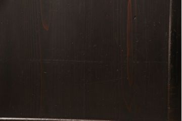 明治期の帯戸をリペア&カスタム!設置場所に合わせてリサイズし、吊り戸仕様に加工。濃い茶色で着色し仕上げ。(引き戸、建具)