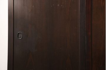 明治期の板戸4枚をリペア&カスタム!それぞれ設置場所に合わせてリサイズ。平型戸車、引き手を取り付け。(引き戸、建具)