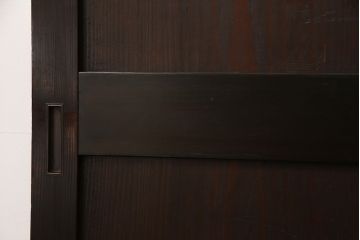 明治期の板戸4枚をリペア&カスタム!それぞれ設置場所に合わせてリサイズ。平型戸車、引き手を取り付け。(引き戸、建具)