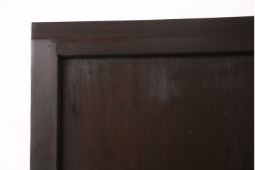 明治期の板戸をリペア&カスタム!戸車、引き手、トイレ表示用錠を取り付け。当店商品を参考に着色し仕上げ。(引き戸、建具)