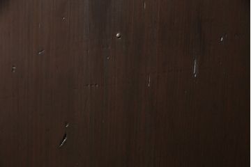 明治期の板戸をリペア&カスタム!戸車、引き手、トイレ表示用錠を取り付け。当店商品を参考に着色し仕上げ。(引き戸、建具)